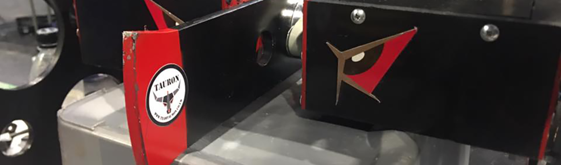 Straddle's eye and weapon bar